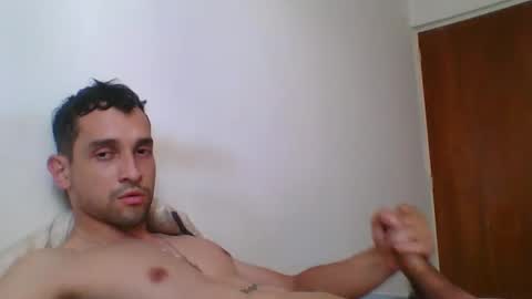 Snapshot of jovenvergonguapo09 chatting on 10-25-25, 06:02 Van Helsing online show from 10-25-25, 06:02