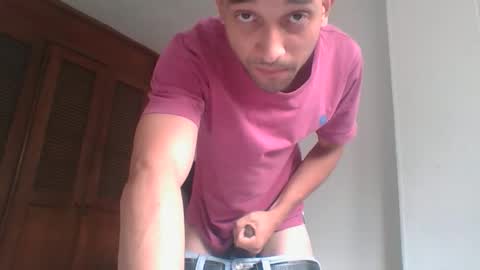 Snapshot of jovenvergonguapo09 chatting on 02-16-26, 03:19 Van Helsing online show from 02-16-26, 03:19