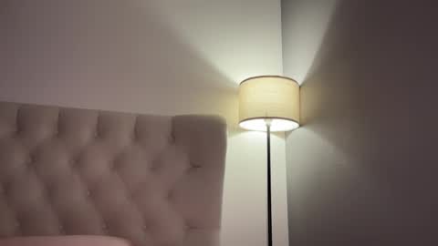 Jennie and Sophia online show from 02-11-25, 02:24