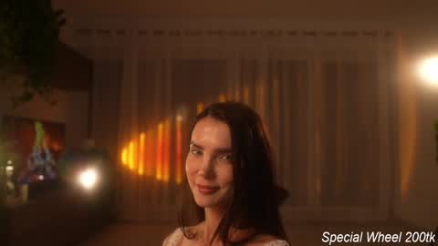 Jennifer Diaz online show from 12-13-25, 09:53