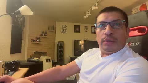 Snapshot of jsexy69 chatting on 04-01-26, 12:22 joe online show from 04-01-26, 12:22