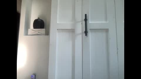 Snapshot of jstenjytheshow chatting on 10-01-25, 07:42 Just Enjoy the Show online show from 10-01-25, 07:42