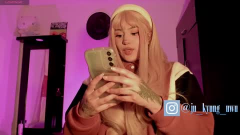 Ju Kyung online show from 12-19-24, 09:40