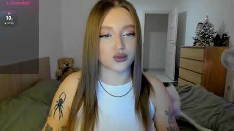 Snapshot of ju_lii chatting on 01-13-25, 02:11 Julia and Julia online show from 01-13-25, 02:11