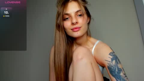 Snapshot of ju_lii chatting on 01-15-25, 06:08 Julia and Julia online show from 01-15-25, 06:08