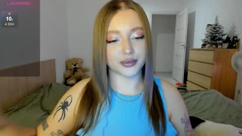 Snapshot of ju_lii chatting on 01-17-25, 02:28 Julia and Julia online show from 01-17-25, 02:28