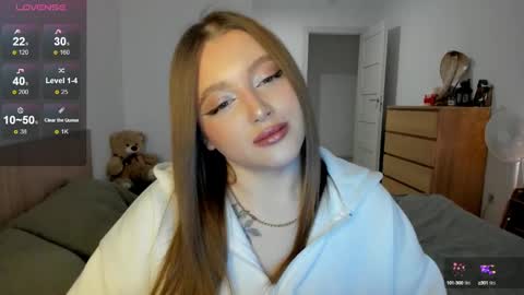 Snapshot of ju_lii chatting on 02-04-25, 02:32 Julia and Julia online show from 02-04-25, 02:32
