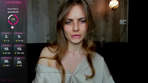 Snapshot of ju_lii chatting on 02-07-25, 05:29 Julia and Julia online show from 02-07-25, 05:29