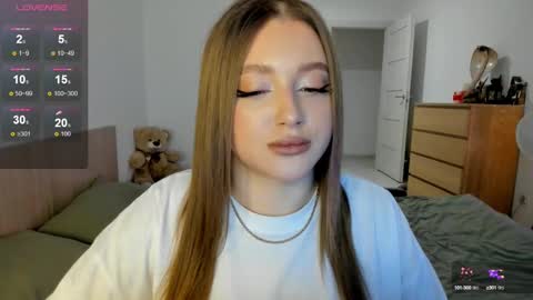 Snapshot of ju_lii chatting on 02-10-25, 02:37 Julia and Julia online show from 02-10-25, 02:37