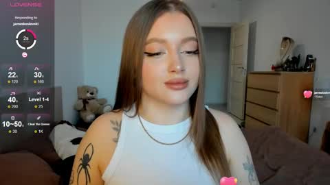 Snapshot of ju_lii chatting on 02-25-25, 02:33 Julia and Julia online show from 02-25-25, 02:33