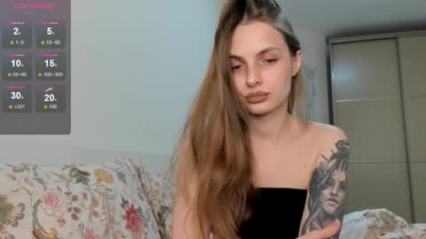 Snapshot of ju_lii chatting on 10-11-25, 10:03 Julia and Julia online show from 10-11-25, 10:03