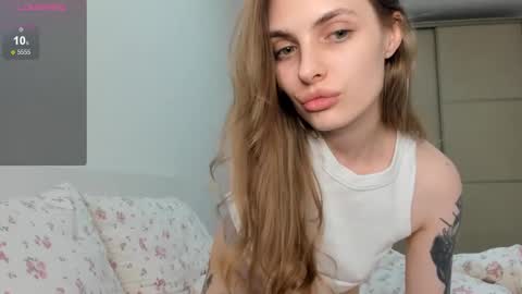 Julia and Julia online show from 11-21-25, 06:39