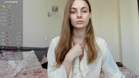 Snapshot of ju_lii chatting on 07-16-26, 12:00 Julia and Julia online show from 07-16-26, 12:00