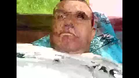 Snapshot of juan370490 chatting on 01-21-25, 01:39 juan370490 online show from 01-21-25, 01:39