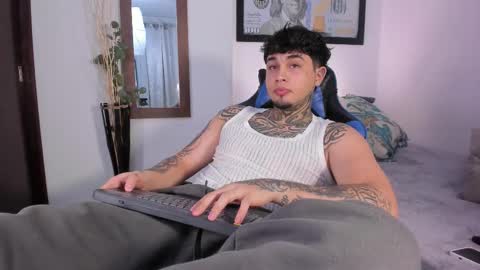 Snapshot of juan_alvarez18 chatting on 11-09-25, 04:22 juan_alvarez18 online show from 11-09-25, 04:22