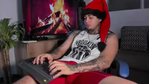 juan_alvarez18 online show from 12-03-25, 02:19