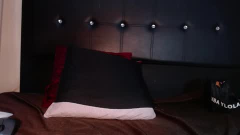 Snapshot of juan_and_luciana chatting on 05-11-26, 04:04 online show from 05-11-26, 04:04