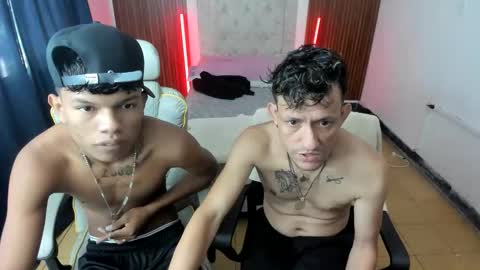 Snapshot of juan_and_luke chatting on 02-26-26, 01:32 juan_and_luke online show from 02-26-26, 01:32