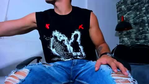 Snapshot of juan_jsmith chatting on 05-03-26, 09:43 juan_jsmith online show from 05-03-26, 09:43