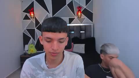 Snapshot of juan_nd_steven chatting on 04-19-26, 11:42 JuanSteven online show from 04-19-26, 11:42