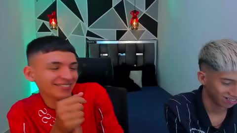 Snapshot of juan_nd_steven chatting on 04-23-26, 02:13 JuanSteven online show from 04-23-26, 02:13