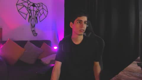 Snapshot of juan_posada1 chatting on 02-04-26, 01:39 Juan Posada online show from 02-04-26, 01:39