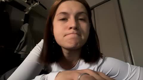 Lola online show from 10-17-25, 07:11