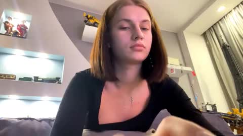 Lola online show from 11-08-25, 04:07