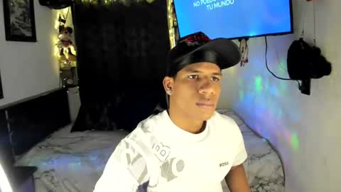 Snapshot of juanbigcock21cm chatting on 07-22-26, 01:58 juan jose online show from 07-22-26, 01:58