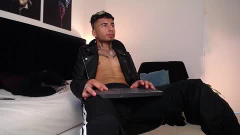 Snapshot of juancamilo_66 chatting on 01-05-25, 08:42 Juan online show from 01-05-25, 08:42