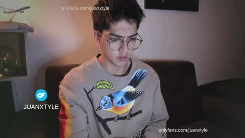 Snapshot of juancamroom chatting on 11-10-25, 05:34 . online show from 11-10-25, 05:34