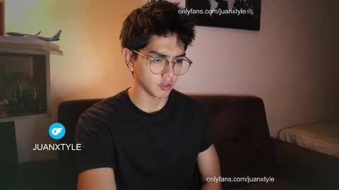 Snapshot of juancamroom chatting on 11-27-25, 05:59 . online show from 11-27-25, 05:59