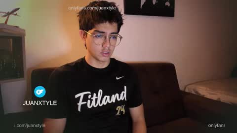 Snapshot of juancamroom chatting on 12-03-25, 06:17 . online show from 12-03-25, 06:17