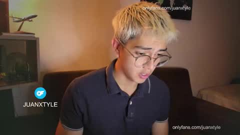 Snapshot of juancamroom chatting on 02-09-26, 10:03 . online show from 02-09-26, 10:03