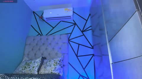 independent model online show from 04-14-26, 05:41