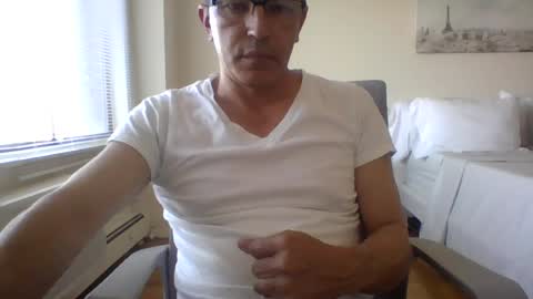 Snapshot of juanearth1 chatting on 08-04-26, 10:12 juanearth1 online show from 08-04-26, 10:12