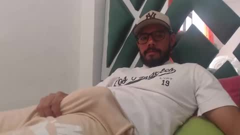 Snapshot of juanfe_style chatting on 10-04-25, 06:06 juanfe_style online show from 10-04-25, 06:06