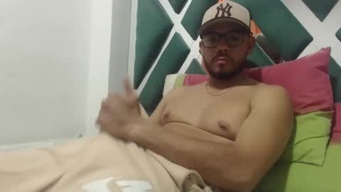 Snapshot of juanfe_style chatting on 10-08-25, 02:42 juanfe_style online show from 10-08-25, 02:42