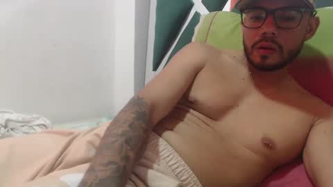 Snapshot of juanfe_style chatting on 10-11-25, 03:32 juanfe_style online show from 10-11-25, 03:32