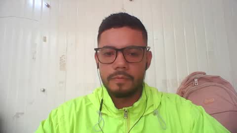 Snapshot of juanfe_style chatting on 11-06-25, 03:57 juanfe_style online show from 11-06-25, 03:57