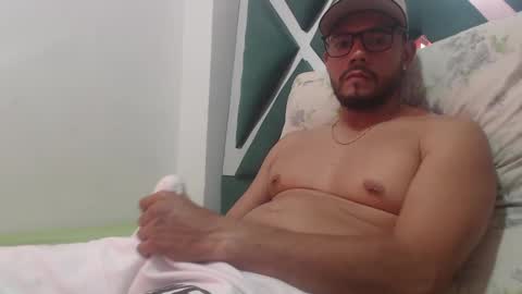 Snapshot of juanfe_style chatting on 11-08-25, 03:23 juanfe_style online show from 11-08-25, 03:23