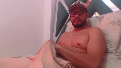 Snapshot of juanfe_style chatting on 11-17-25, 04:57 juanfe_style online show from 11-17-25, 04:57