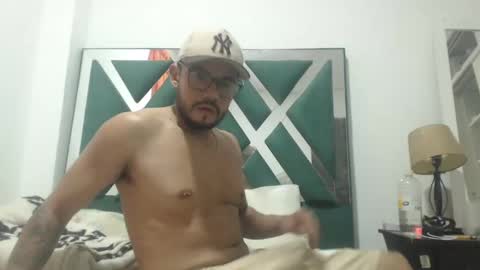Snapshot of juanfe_style chatting on 11-19-25, 02:22 juanfe_style online show from 11-19-25, 02:22