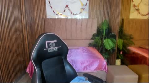 Snapshot of juanita_tay chatting on 04-01-26, 11:33 JUANITA online show from 04-01-26, 11:33