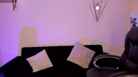 Juanita Clay online show from 04-23-26, 08:00