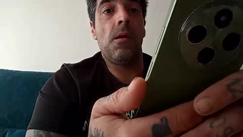 juanjosefran11 online show from 04-12-26, 05:18