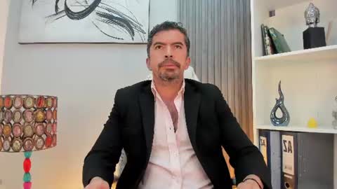 Snapshot of juank_fit45 chatting on 06-14-26, 02:20 Juan k online show from 06-14-26, 02:20