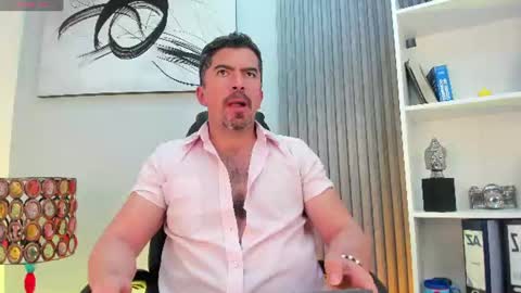 Snapshot of juank_fit45 chatting on 07-22-26, 04:37 Juan k online show from 07-22-26, 04:37