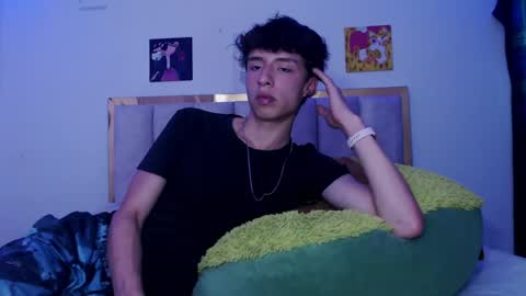 Snapshot of juanmres chatting on 05-05-26, 09:01 juanmres online show from 05-05-26, 09:01