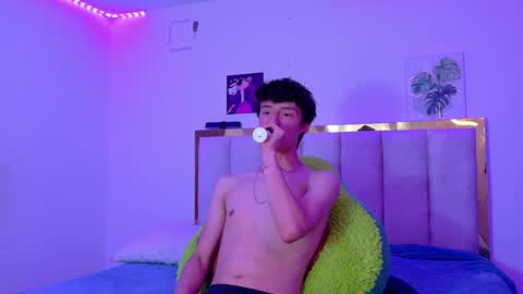 Snapshot of juanmres chatting on 05-26-26, 02:24 juanmres online show from 05-26-26, 02:24
